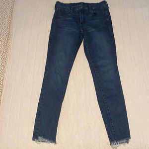 Gap favorite jegging with frayed bottoms, ankle